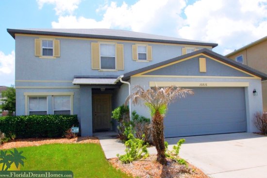 Spacious 3 Bedroom 2.5 Bathroom Home with Wireless Internet