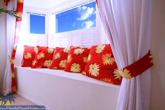 4 Bed\/2 Bath Pool Home with Spa