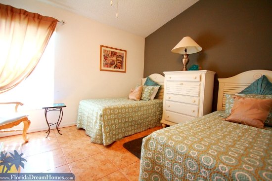 http://www.floridadreamhomes.com/custimages/2659-11.jpg